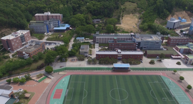 학교법인 송설학원에서 운영하는 전국단위 자율형 사립고 김천고 모습. 김천고 제공