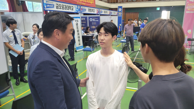 정희용 국회의원(사진 왼쪽)이 