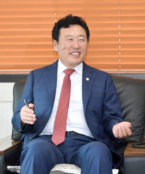 손덕수 영덕군의회 의장. 군의회 제공