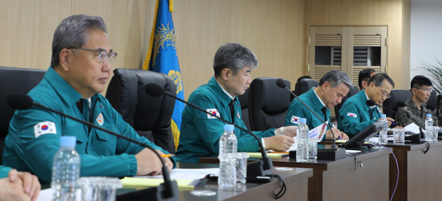 조태용 국가안보실장이 24일 서울 용산 대통령실 청사에서 긴급 국가안전보장회의(NSC) 상임위원회 회의를 주재하고 있다. 연합뉴스