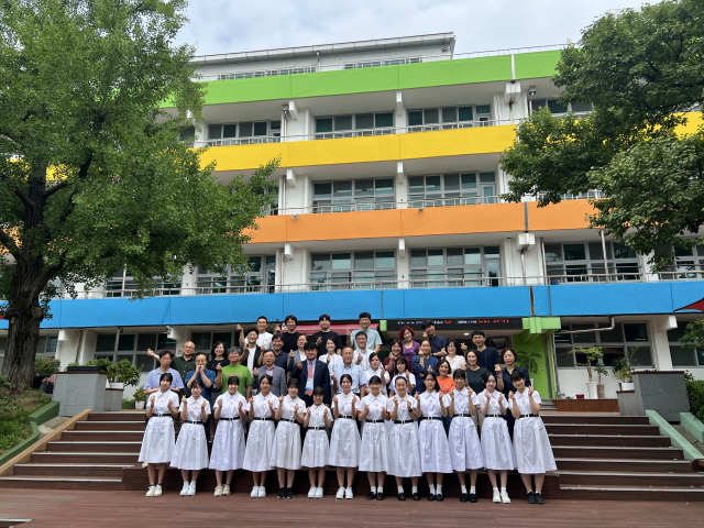 신명고·성명여중 1, 2학년 학생들은 지난 16~21일 자매학교인 일본의 쇼잉여자중·고 학생들과 함께 국제 교류 방한 행사에 참여해 다양한 교류 활동을 펼쳐나갔다. 대구시교육청 제공