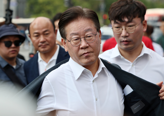 더불어민주당 이재명 대표가 26일 오후 서울 프레스센터 인근에서 열린 
