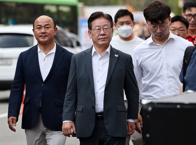 이재명 더불어민주당 대표가 26일 서울 프레스센터 인근에서 열린 