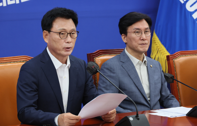 박광온 더불어민주당 원내대표가 31일 국회에서 열린 정책조정회의에서 발언하고 있다. 연합뉴스