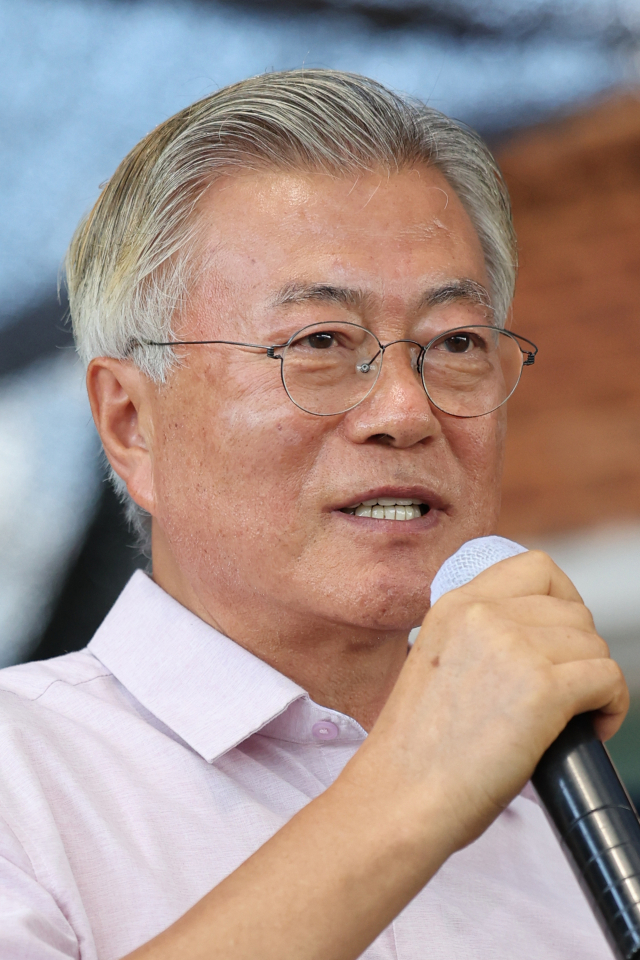 문재인 전 대통령이 8일 오전 전남 구례군 구례읍 양정마을에서 열린 