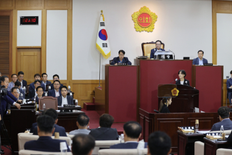 홍준표 대구시장 '군위군 관통 신공항 연결도로' 건설 추진