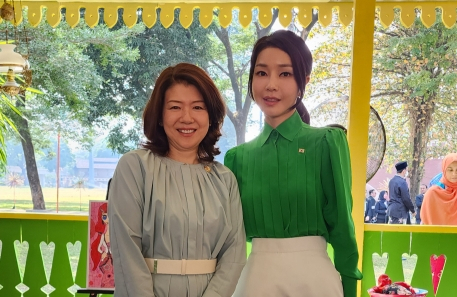 [화보] 김건희·기시다 유코 재회, 아세안 정상 배우자 프로그램서 어울려
