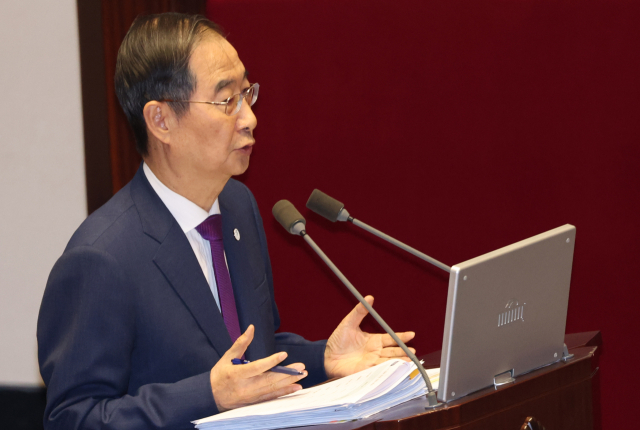 7일 국회 본회의 대정부 질문에서 한덕수 국무총리가 답변하고 있다. 연합뉴스