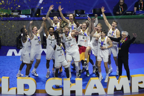 '세계 농구판 독일이 접수' 사상 첫 월드컵 우승…클러치 사나이 슈뢰더 MVP