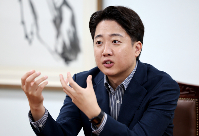 국민의힘 이준석 전 대표가 13일 매일신문사에서 인터뷰를 하고 있다. 김영진 기자 kyjmaeil@imaeil.com