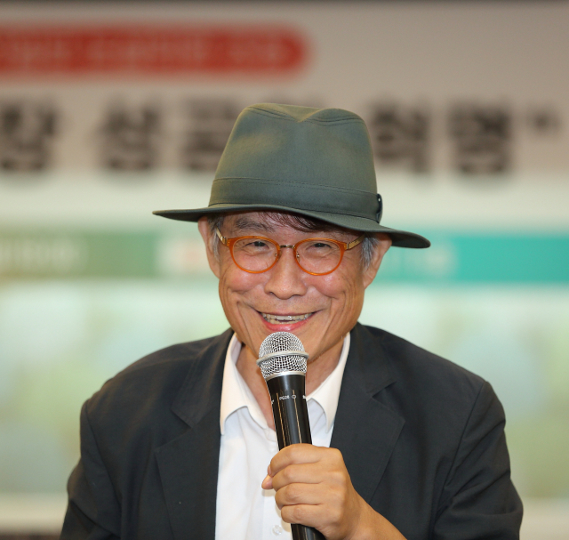 김광일 논설위원이 18일 매일신문 11층 대회의실에서 열린 에서 