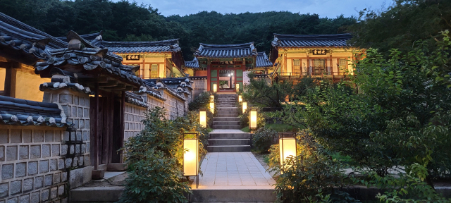 도산서원 야간개장. 엄재진 기자
