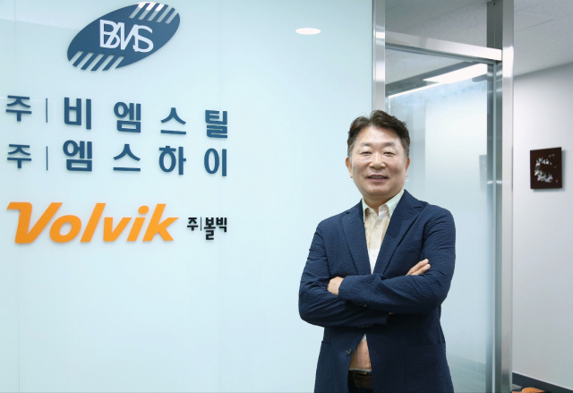 세계 톱 10 토털 스포츠브랜드로 가기 위한 구상을 설명하고 있는 문경안 회장. 이무성 객원기자