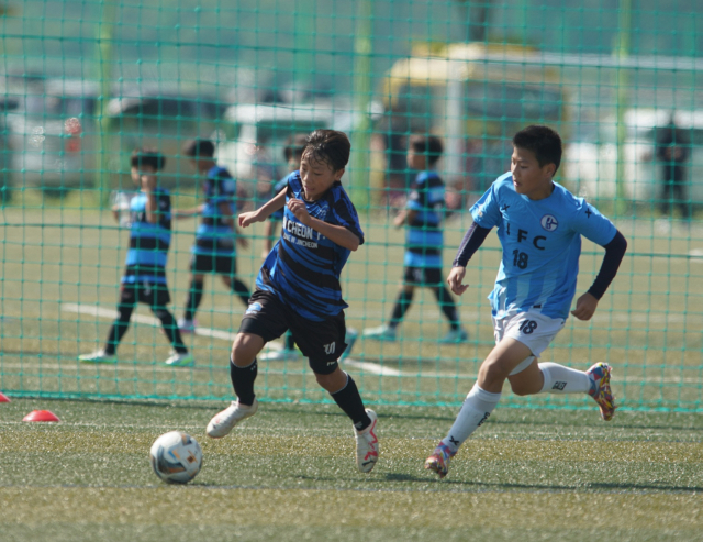 지난 23일 상주 중동강변 축구장에서 진행된 '2023 상주컵 전국유소년축구클럽 페스티벌겸 KYFA컵 상주대회' 장면. 고도현 기자