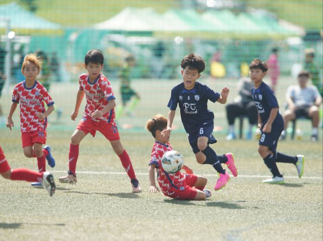 지난 23일 상주 중동강변 축구장에서 진행된 '2023 상주컵 전국유소년축구클럽 페스티벌겸 KYFA컵 상주대회' 장면. 고도현 기자