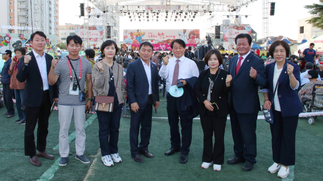 안동시의회 문화복지위원회가 탈춤축제장의 안전점검에 나섰다. 안동시의회 제공