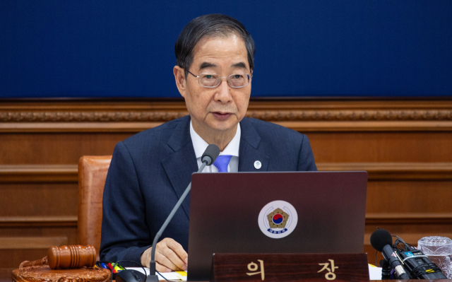 한덕수 국무총리가 4일 오전 서울 종로구 정부서울청사에서 열린 국무회의에 참석해 국민 안전과 강화 관련 발언을 하고 있다. 연합뉴스