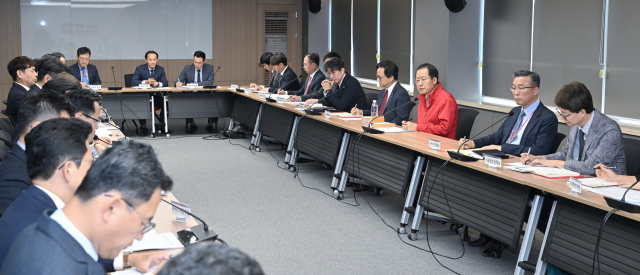 4일 대구시청 산격청사에서 열린 간부회의. 대구시 제공