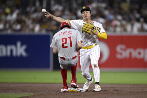 샌디에이고 김하성, 한국인 최초로 MLB 골드글러브 수상 