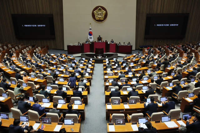 6일 국회에서 열린 본회의에서 이균용 대법원장 후보자에 대한 임명동의안이 상정되고 있다. 연합뉴스