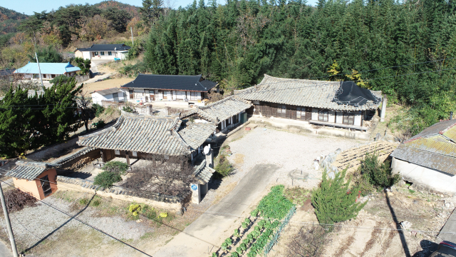 하늘에서 내려본 동애고택 전경. 영덕군 제공