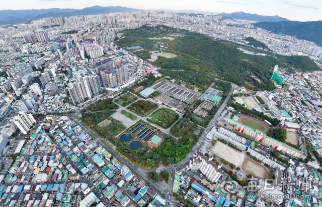 11일 대구시 신청사 건립 부지인 옛 두류정수장을 상공에서 바라본 모습. 안성완 기자 asw0727@imaeil.com