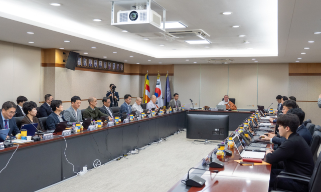 학교법인 동국대가 12일 WISE캠퍼스 신임 총장 선출을 위한 WISE총장후보자추천위원회 제1차 회의를 열고 있다. 동국대 WISE캠퍼스 제공