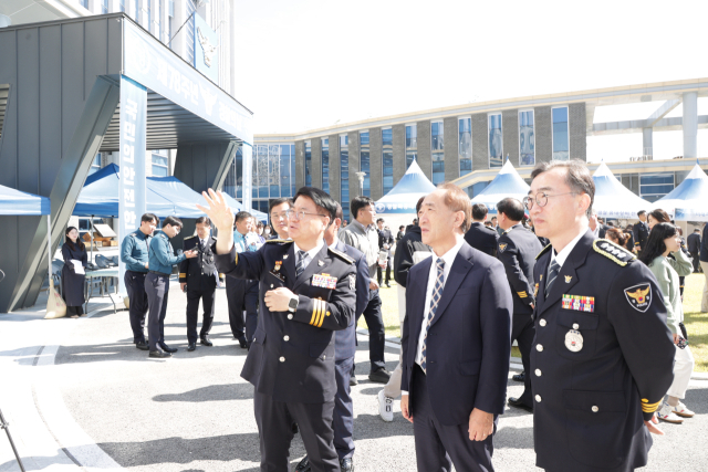 경북경찰청(청장 최주원)은 제78주년 경찰의 날(10월 21일)을 기념해 18일 경찰의 날 행사를 개최했다. 경북경찰청 제공