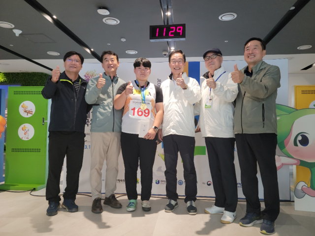 경북 금오고등학교 박소진(3학년) 선수가 제104회 전국체육대회 육상경기 포환던지기 종목에서 여고부 한국 신기록을 수립했다. 구미교육지원청 제공
