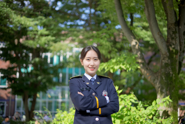 서부경찰서 평산지구대 소속 주이현 경장은 국립과학수사연구원에서 뇌파·법인지를 연구하던 와중 현장에 대한 갈망을 느껴 뇌파분석관에 지원하게 됐다고 말했다. 그는 지난해 하반기 뇌파분석관 경력 채용에 합격해 경찰 뇌파분석관 1기로 활동하고 있다. 주이현 경장 제공