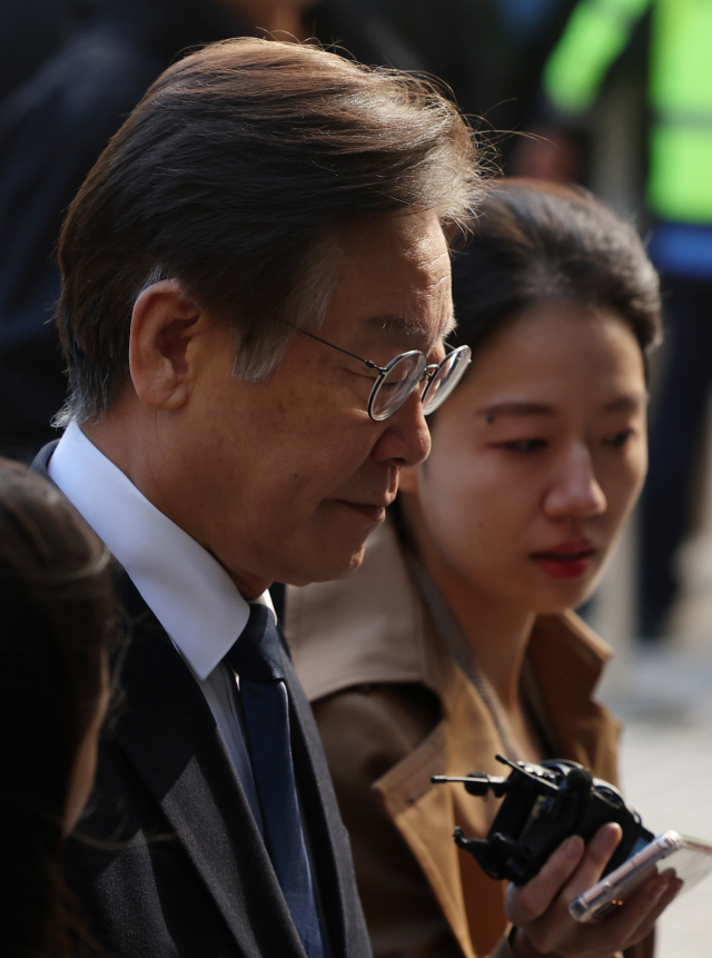 더불어민주당 이재명 대표가 20일 오전 서초구 서울중앙지방법원에서 열린 