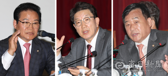 23일 대구시청 산격청사에서 열린 국회 행정안전위원회의 대구시에 대한 국정감사에서 국민의힘 의원들이 질의하고 있다. 왼쪽부터 김용판 의원, 권성동 의원, 박성민 의원. 안성완 기자 asw0727@imaeil.com