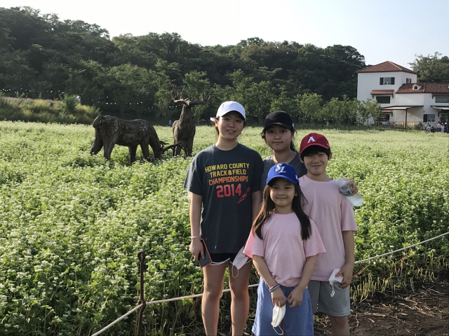 조정목 대표세무사의 네 자녀. 초등생에서부터 중학생·고교생·대학생을 두고 있는 경우는 우리나라가 심각한 저출산으로 허덕이고 있는 상황을 감안하면 한국판 기네스북에 오를만한 기록이 아닐 수 없다. 조정목 대표세무사 제공