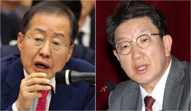 홍준표(왼쪽) 대구시장과 국민의힘 권성동 의원이 23일 대구시청 산격청사에서 열린 국회 행정안전위원회의 대구시에 대한 국정감사에서질의, 답변하고 있다. 안성완 기자 asw0727@imaeil.com