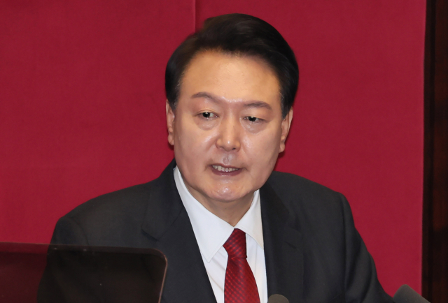 윤석열 대통령이 31일 국회 본회의장에서 내년도 정부 예산안에 대한 시정연설을 하고 있다. 연합뉴스