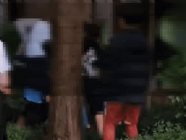 아들이 친구와 다투는 현장을 찾았다가 마구잡이로 폭행을 당한 남편의 사연이 전해졌다. 온라인 커뮤니티 캡처