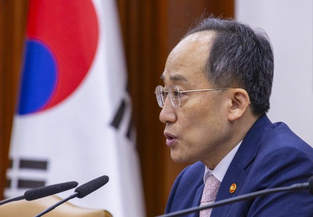 추경호 경제부총리 겸 기획재정부 장관이 2일 오전 서울 종로구 정부서울청사에서 열린 비상 경제장관회의 겸 물가 관계 장관회의에 참석해 물가 안정을 위한 각 부처의 관리를 강화를 핵심으로 한 발언을 하고 있다. 연합뉴스