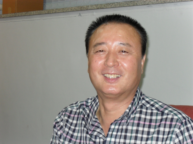 오종환 김천시 배드민턴단 단장이 대한민국체육훈장 백마장을 수상했다. 김천시체육회 제공