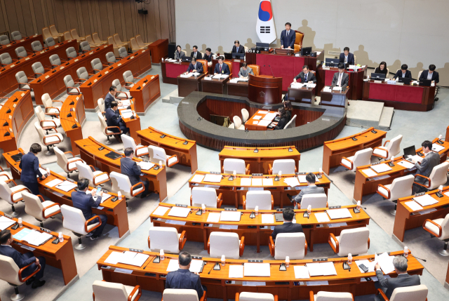 1일 국회에서 열린 예산결산특별위원회 전체회의에서 서삼석 위원장이 회의를 진행하고 있다. 연합뉴스
