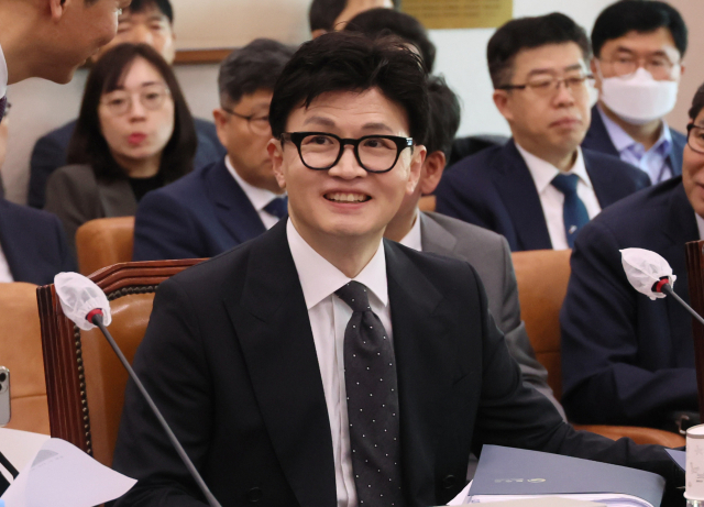 한동훈 법무부 장관이 2일 국회에서 열린 법제사법위원회 전체회의에 참석하고 있다. 연합뉴스