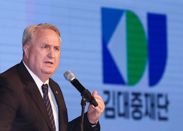 국민의힘 인요한 혁신위원장이 8일 오후 서울 여의도 중소기업중앙회에서 열린 김대중 탄생 100주년 기념사업 추진위원회 출범식에서 축사를 하고 있다. 연합뉴스