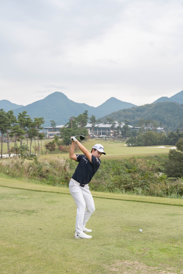 김근태 프로의 호쾌한 스윙 장면. 김근태 프로 제공