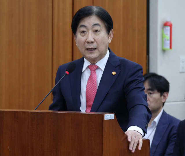 이동관 방송통신위원장이 1일 국회 과학기술정보방송통신위원회에서 예산안 관련 설명을 하고 있다. 연합뉴스