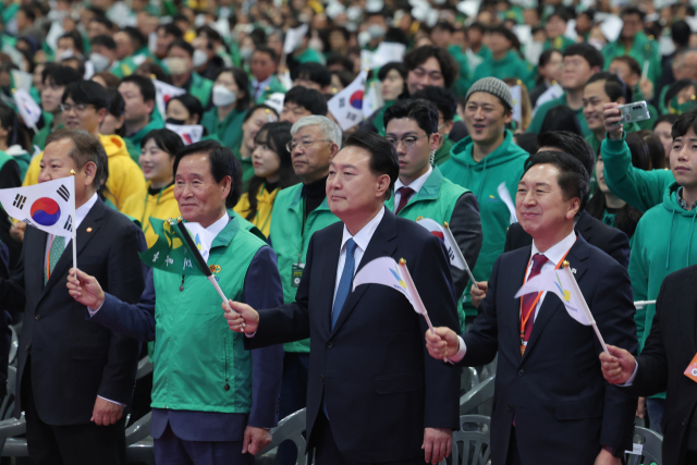 윤석열 대통령이 12일 경기 고양시 킨텍스에서 열린 2023 전국새마을지도자대회 