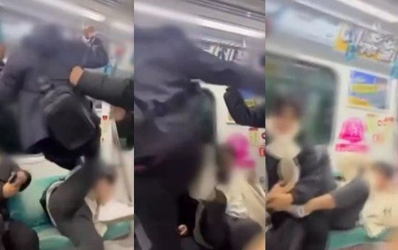 가해 남성이 중학생에게 발길질을 하고 있다.(왼쪽) 가해 남성이 지하철 손잡이를 잡고 날아차기를 하고 있다.(오른쪽) JTBC 영상 갈무리