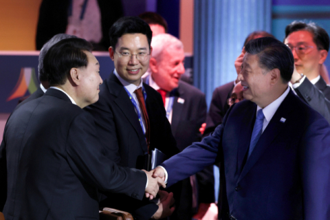 尹대통령, APEC 정상회의서 시진핑과 웃으며 대화…두번째 대면