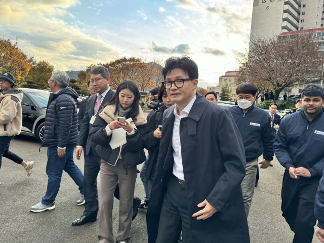 17일 대구 달성산단의 한 업체에 방문한 한동훈 법무부 장관.