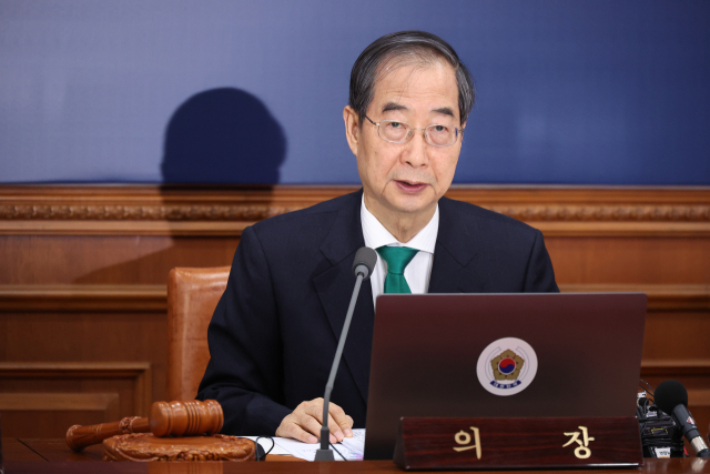 한덕수 국무총리가 21일 오전 서울 종로구 정부서울청사에서 열린 국무회의에 참석해 발언하고 있다. 연합뉴스
