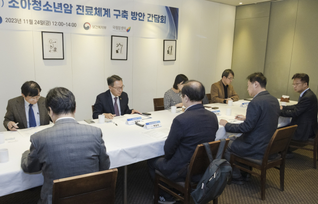 박민수 보건복지부 제2차관이 24일 서울 중구 컨퍼런스하우스 달개비에서 열린 개방형 소아청소년암 진료체계 구축방안 간담회에 참석해 발언하고 있다. 연합뉴스