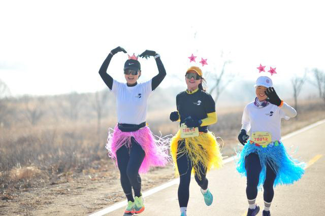 70년대생 마라톤 대회에 친구들과 함께 참가한 김희연 씨. 김희연 씨 제공